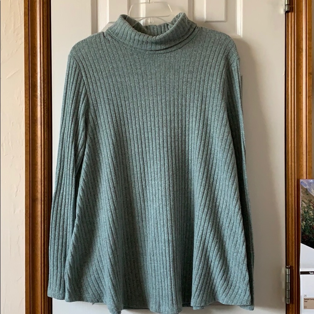 Hail3y:23 sweater